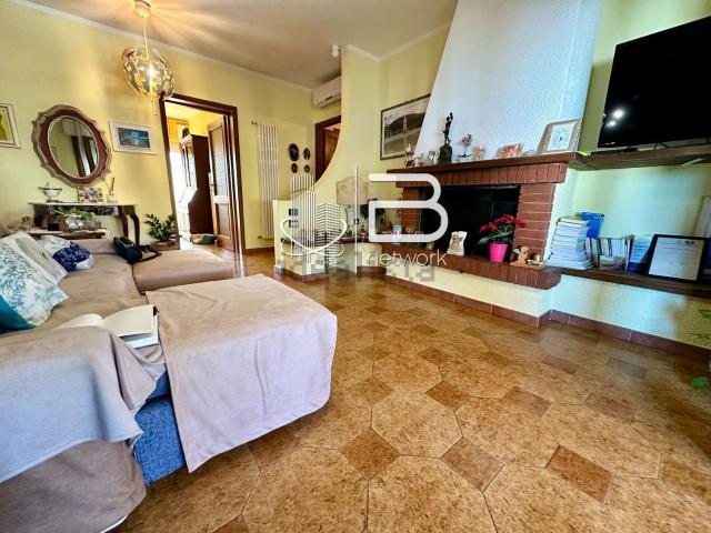 Appartamento in vendita di 150 m² in Via della Bozza, 6
