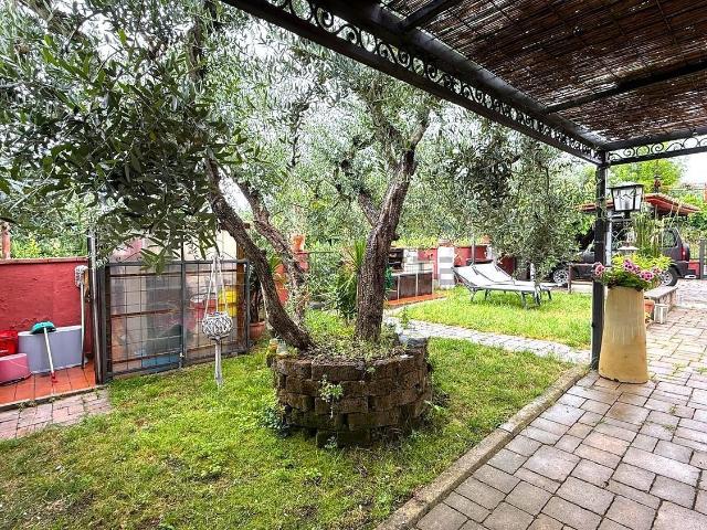 Appartamento in vendita di 150 m² in Via della Marinella