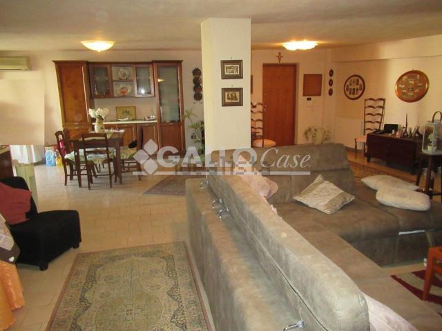 Appartamento in vendita di 150 m² in Via della Pace