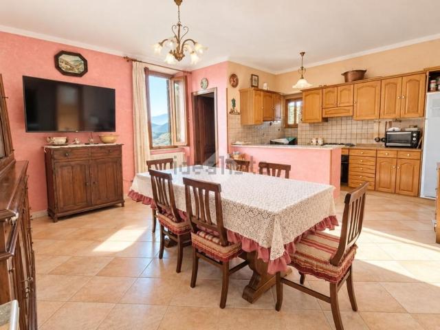 Appartamento in vendita di 150 m² in Via della Rocca, 9