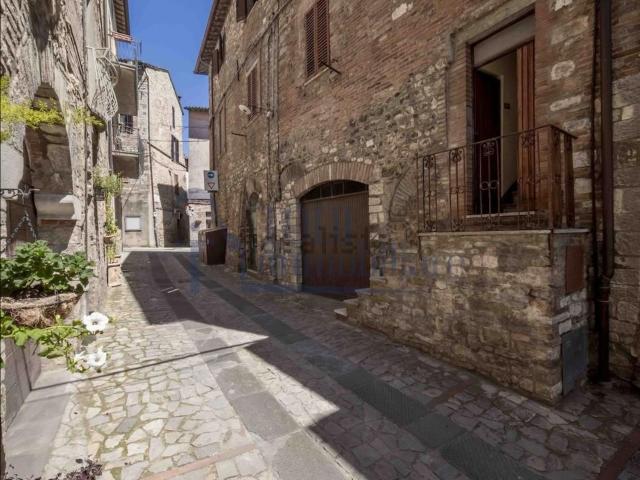 Appartamento in vendita di 150 m² in Via delle Canepine