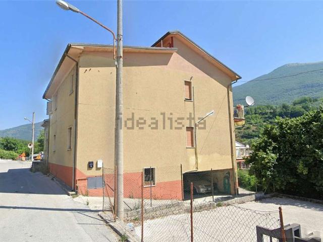 Appartamento in vendita di 150 m² in Via delle Rose