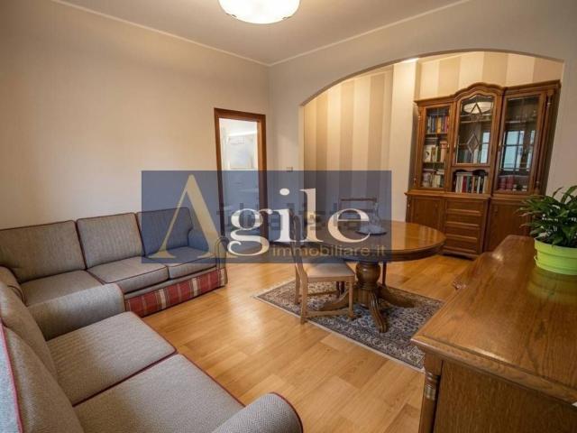 Appartamento in vendita di 150 m² in Via Emidio Luzi