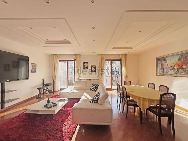Appartamento in vendita di 150 m² in Via Eduardo Nicolardi