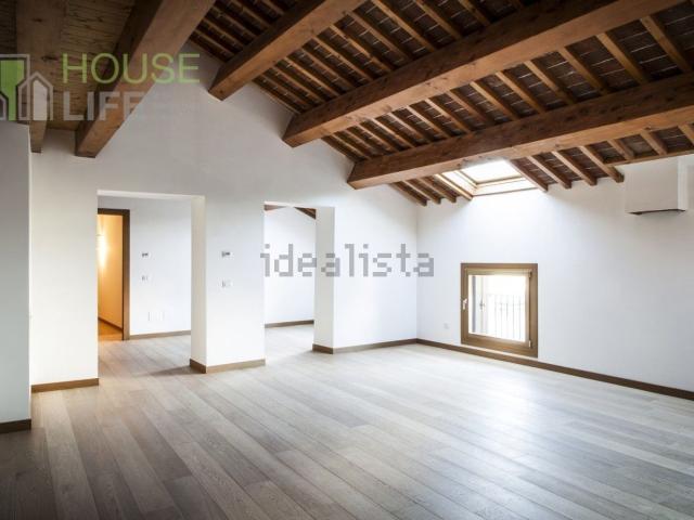 Appartamento in vendita di 150 m² in Via F. Baratto