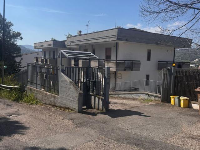 Appartamento in vendita di 150 m² in Via Fontanelle