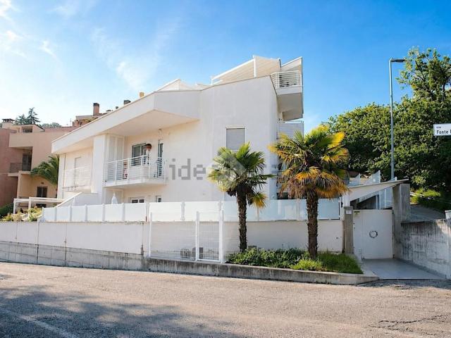 Appartamento in vendita di 150 m² in Via Fonte Baiano, 67