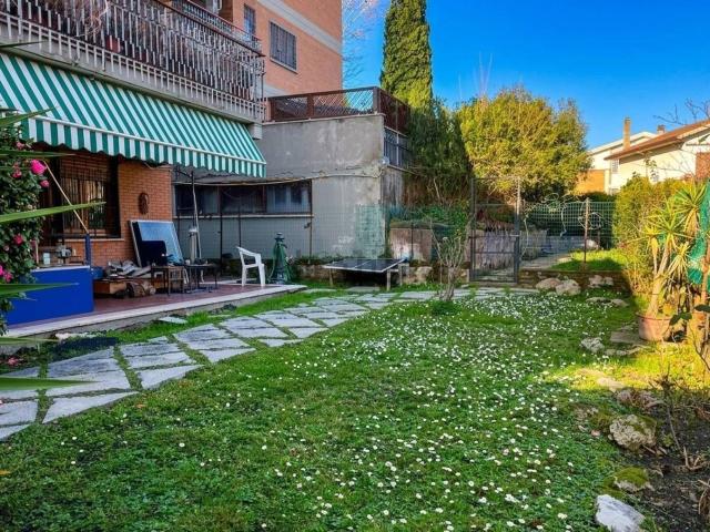Appartamento in vendita di 150 m² in Via Filippo Barigioni