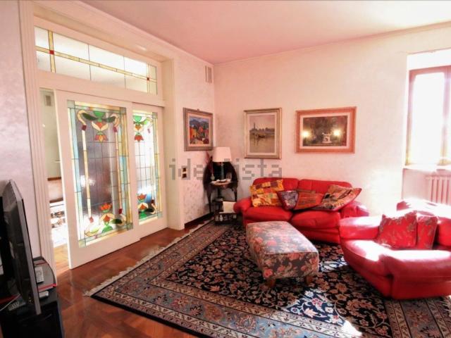 Appartamento in vendita di 150 m² in Via fratelli ciccarelli, 8