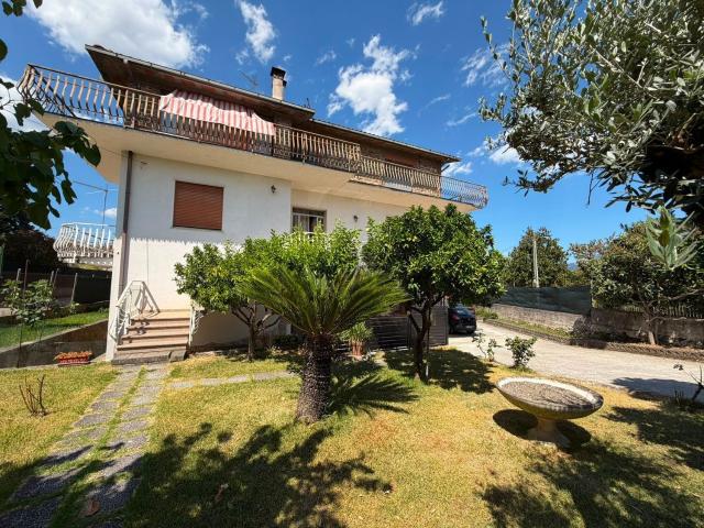 Appartamento in vendita di 150 m² in Via Frionale