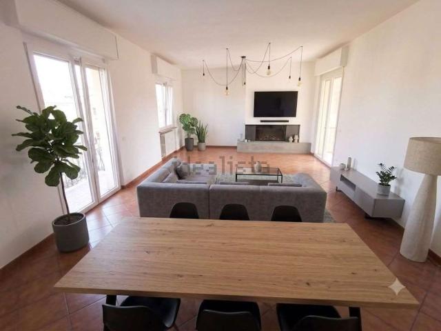 Appartamento in vendita di 150 m² in Via Italia