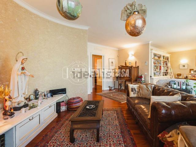 Appartamento in vendita di 150 m² in Via IV Novembre, 54