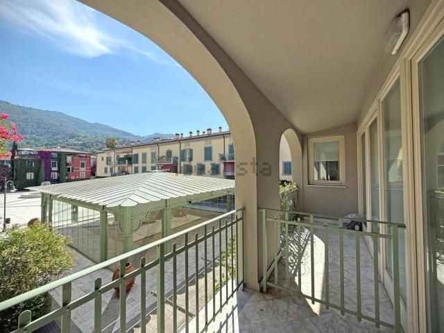 Appartamento in vendita di 150 m² in Via Oberdan, 55045