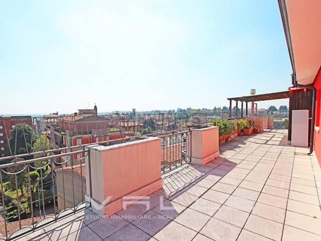 Appartamento in vendita di 150 m² in Via Lombardi Don Gian Battista