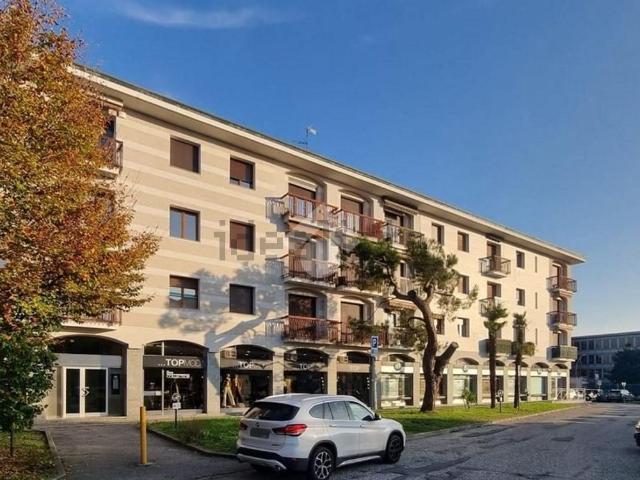 Appartamento in vendita di 150 m² in Via Lecco, 4