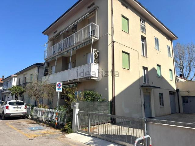 Appartamento in vendita di 150 m² in Via Leopardi, 53