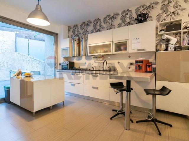 Appartamento in vendita di 150 m² in Via Litteri, 90