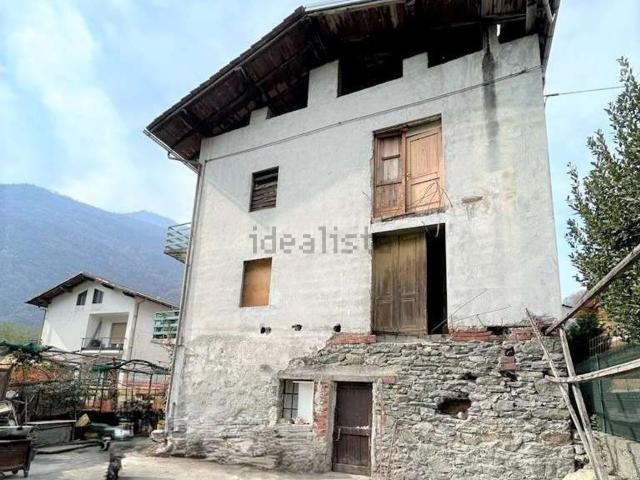 Appartamento in vendita di 150 m² in Via M. Colliard, 74