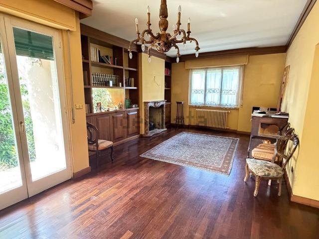 Appartamento in vendita di 150 m² in Via Monsignor G. Rizzi, 58