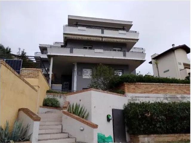 Appartamento in vendita di 150 m² in Via Monte Cimino, 12