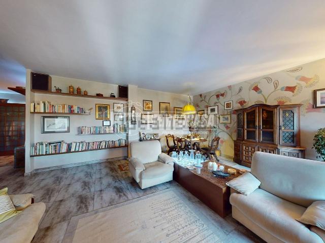 Appartamento in vendita di 150 m² in Via Monte Albergian, 5