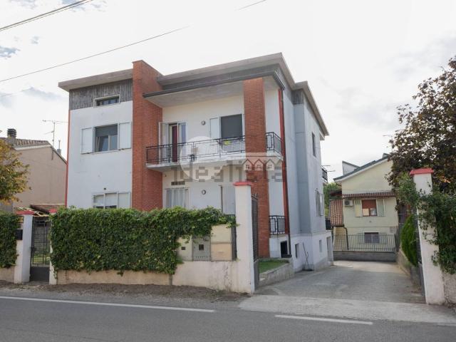 Appartamento in vendita di 150 m² in Via Monte Grappa, 41
