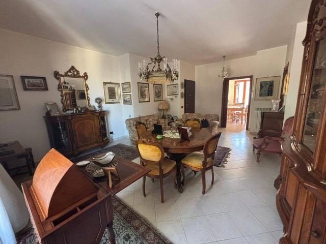 Appartamento in vendita di 150 m² in Via Monte Grappa, 60