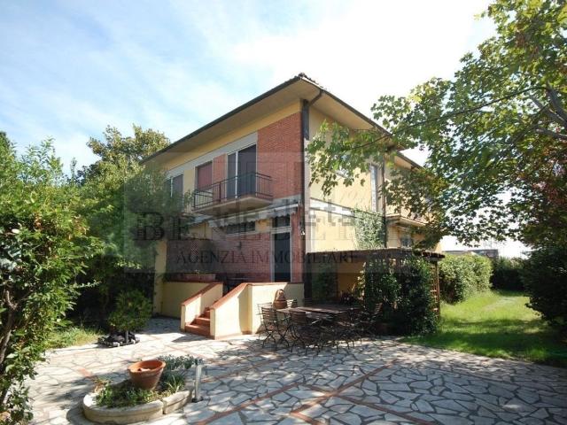 Appartamento in vendita di 150 m² in Via Monte Pania, 22