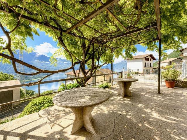 Appartamento in vendita di 150 m² in Via Montemezzo, 40