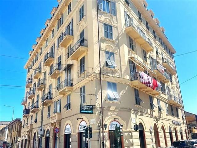 Appartamento in vendita di 150 m² in Via Mattia Montecchi