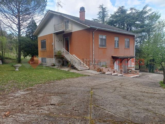 Appartamento in vendita di 150 m² in Via Mazzorile