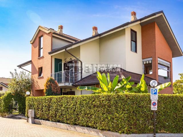Appartamento in vendita di 150 m² in Via Mazzè, 24