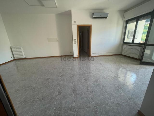 Appartamento in vendita di 150 m² in Via mare Adriatico