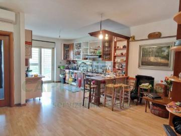 Appartamento in vendita di 150 m² in Via Marie Sklodowska Curie, 17