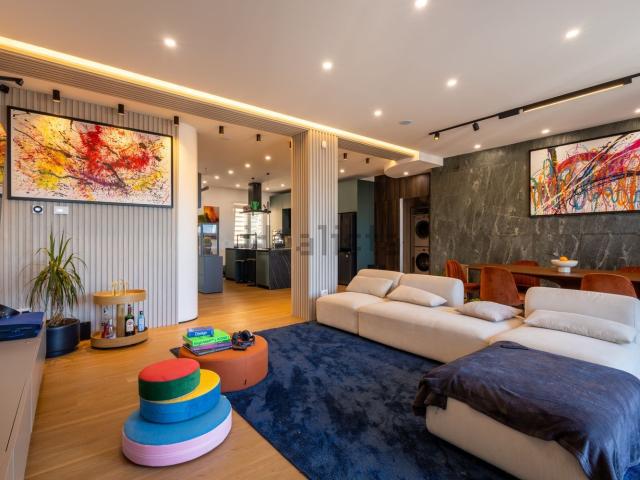 Appartamento in vendita di 150 m² in Via Michelangelo da Caravaggio, 143