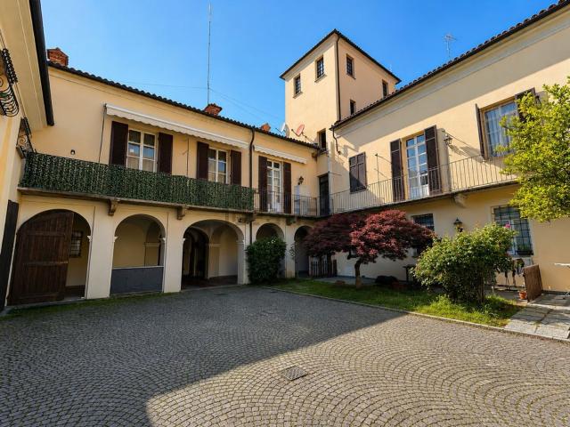 Appartamento in vendita di 150 m² in Via Milanesio di Coassolo, 13