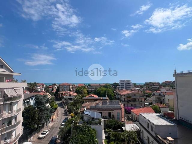 Appartamento in vendita di 150 m² in Via Nazionale Adriatica Nord, 31