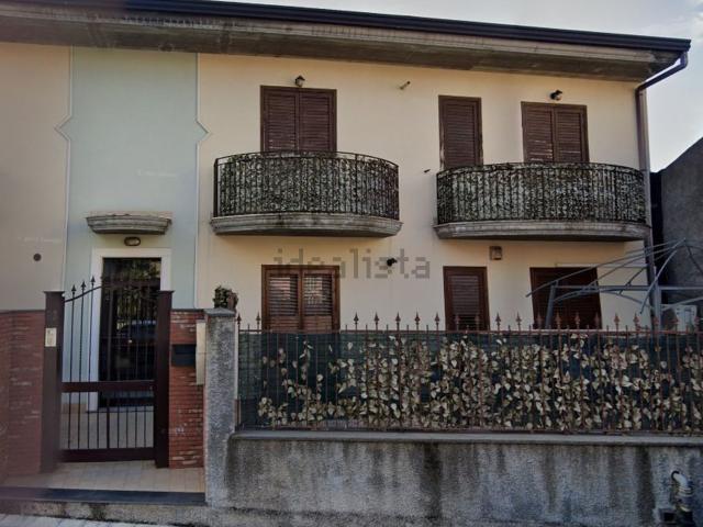Appartamento in vendita di 150 m² in Via Sacerdote A. Barbagallo, 63