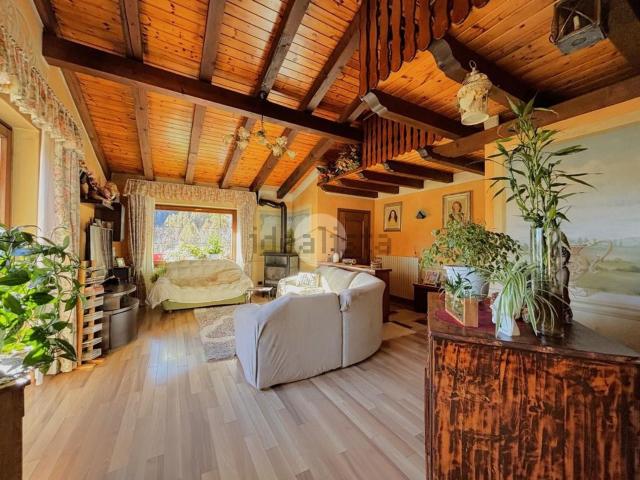 Appartamento in vendita di 150 m² in Via Sandro Pertini, 290