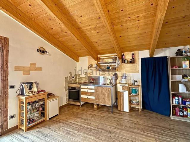 Appartamento in vendita di 150 m² in Via Sant&apos Ambrogio, 12