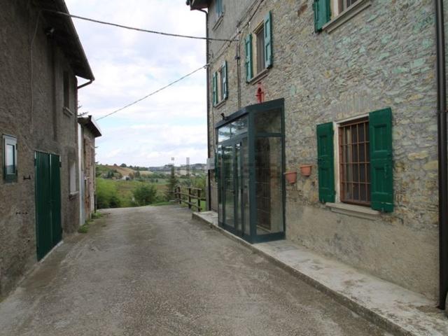 Appartamento in vendita di 150 m² in Via Sant&apos Apollinare, 1415