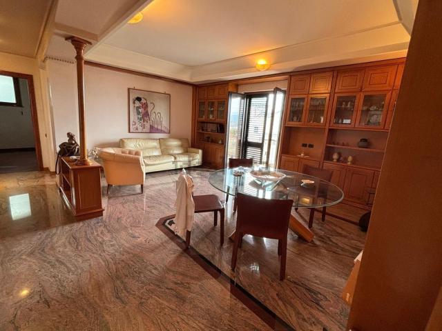 Appartamento in vendita di 150 m² in Via Sarno, 3