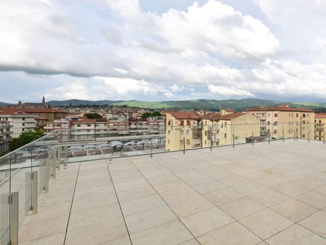 Appartamento in vendita di 150 m² in Via Sebastiano Fabroni, 7