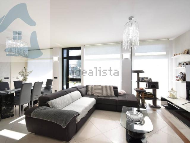 Appartamento in vendita di 150 m² in Via Stupinigi, 4