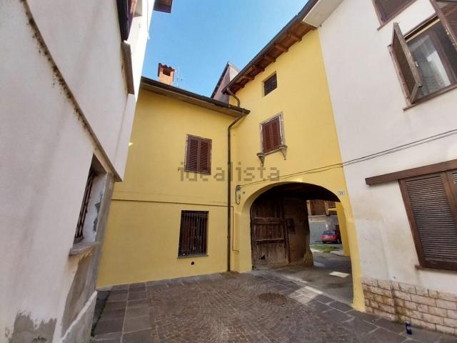 Appartamento in vendita di 150 m² in Via Pontirolo