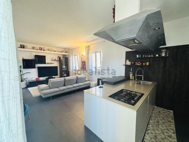 Appartamento in vendita di 150 m² in Via Paternò