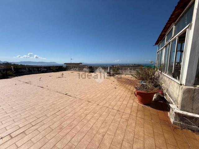 Appartamento in vendita di 150 m² in Via Panoramica, 117
