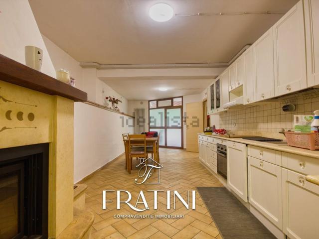 Appartamento in vendita di 150 m² in Via Picena Inferiore, 152