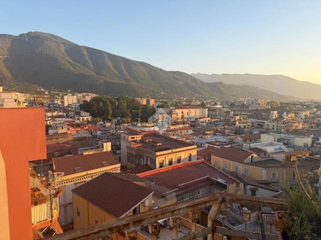 Appartamento in vendita di 150 m² in Via Raffaele De Pascale, 16