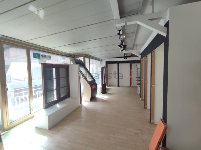 Appartamento in vendita di 150 m² in Via Regina Margherita, 247